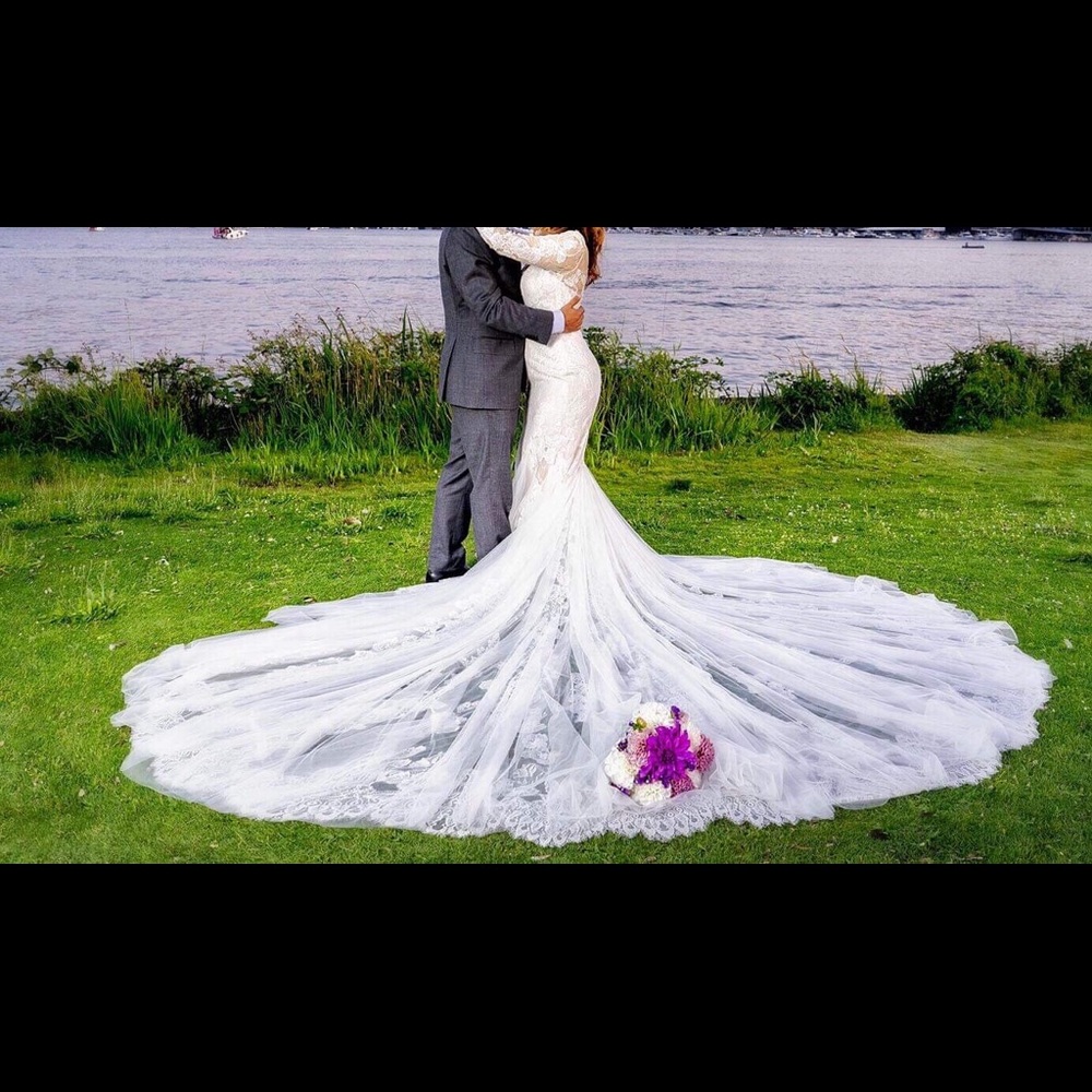 Wedding dress